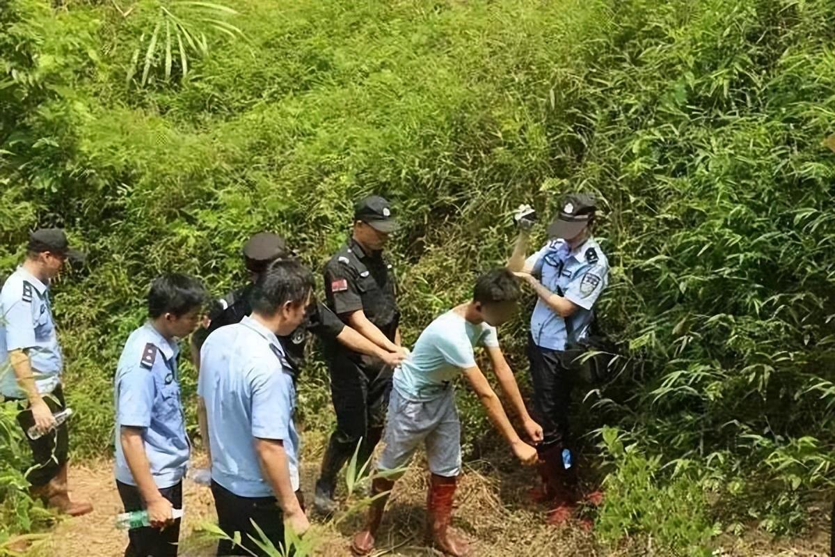 拽_臭小子拽什么拽_拽怎么读