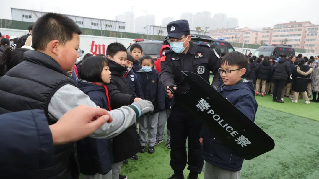 山西通宝育杰学校_山西通宝育杰学校校歌歌词_山西通宝育杰校服