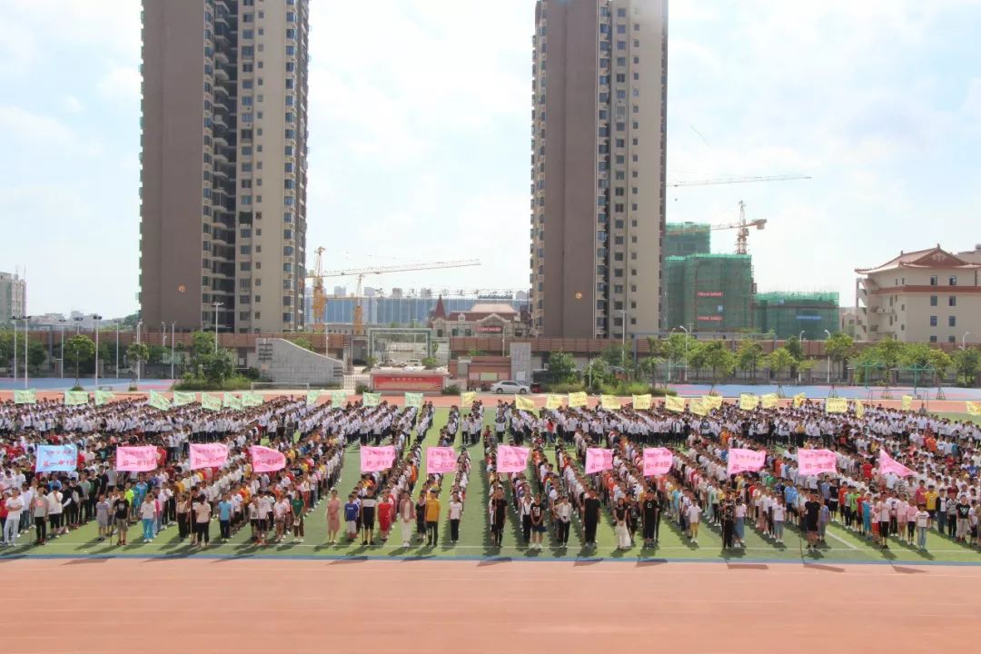 石狮华侨中学_石狮市华侨中学是几级达标学校_石狮华侨中学地址在哪个镇