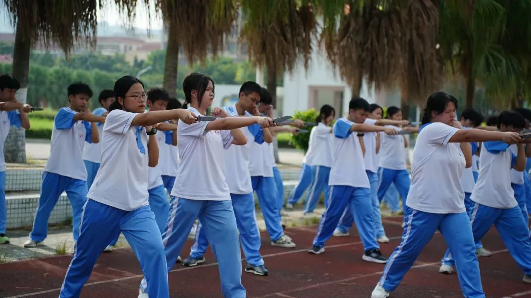 汕头一中与潮阳实验高考成绩_汕头市潮阳一中_汕头潮阳一中高考喜报