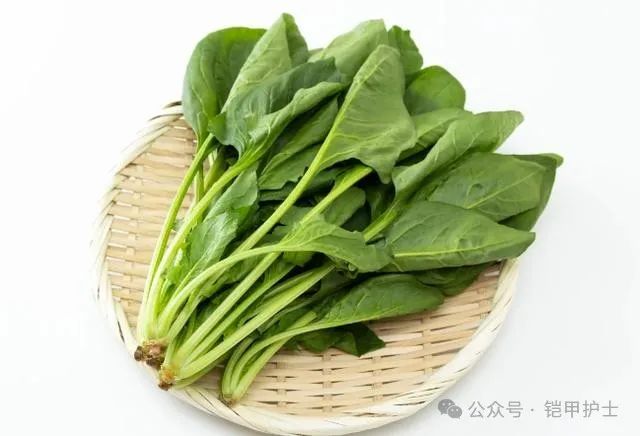 菠菜要吃_碰菠菜食物完种吃可以吗_吃完菠菜千万别碰5种食物