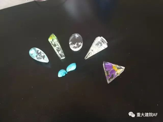 水晶滴胶_水晶滴胶ab胶比例_水晶滴胶和环氧树脂有啥区别