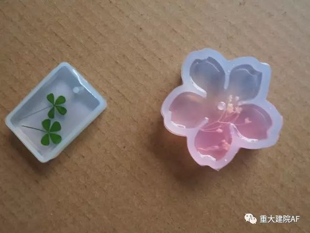 水晶滴胶_水晶滴胶ab胶比例_水晶滴胶和环氧树脂有啥区别