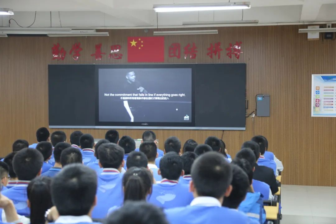 西飞一中校服图片_西飞一中占地多少亩_西飞一中